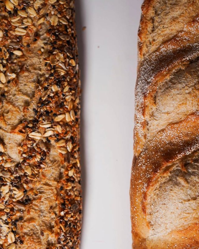 Baguettes de masa madre. Y tu, ¿que team eres, tradicional o con semillas?